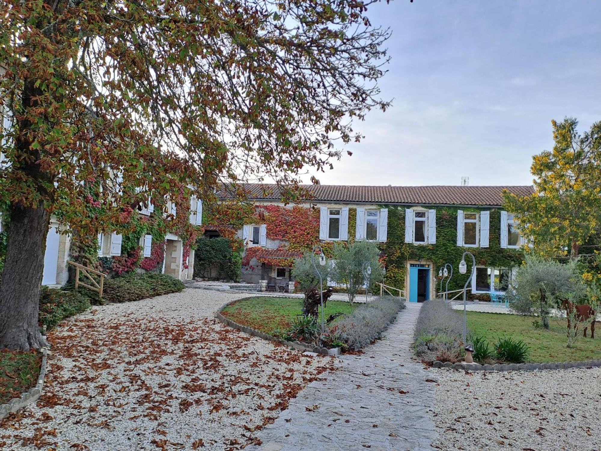 Logis Hotels Domaine Du Chatelard Dirac Dış mekan fotoğraf