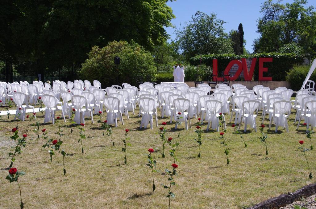 Logis Hotels Domaine Du Chatelard Dirac Dış mekan fotoğraf
